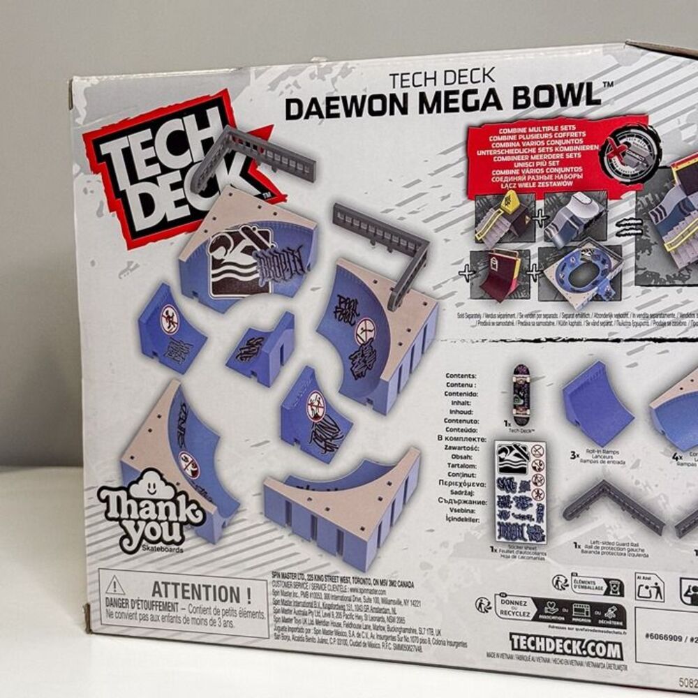 Tech Deck, Daewon X-Connect Mega Bowl Park Creator Fingerboard Ramp Playset - Picture 2 of 6